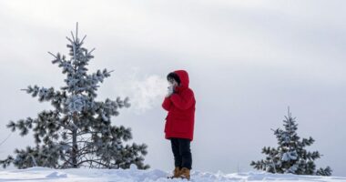 cold exposure improves mood